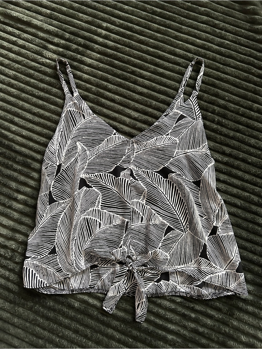 Sienna Sky Black & White Leaf-Print Tie-Front Cami Top